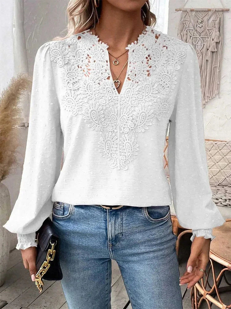 Benedetta™ | Tidensløse Bluse med V-udskæring