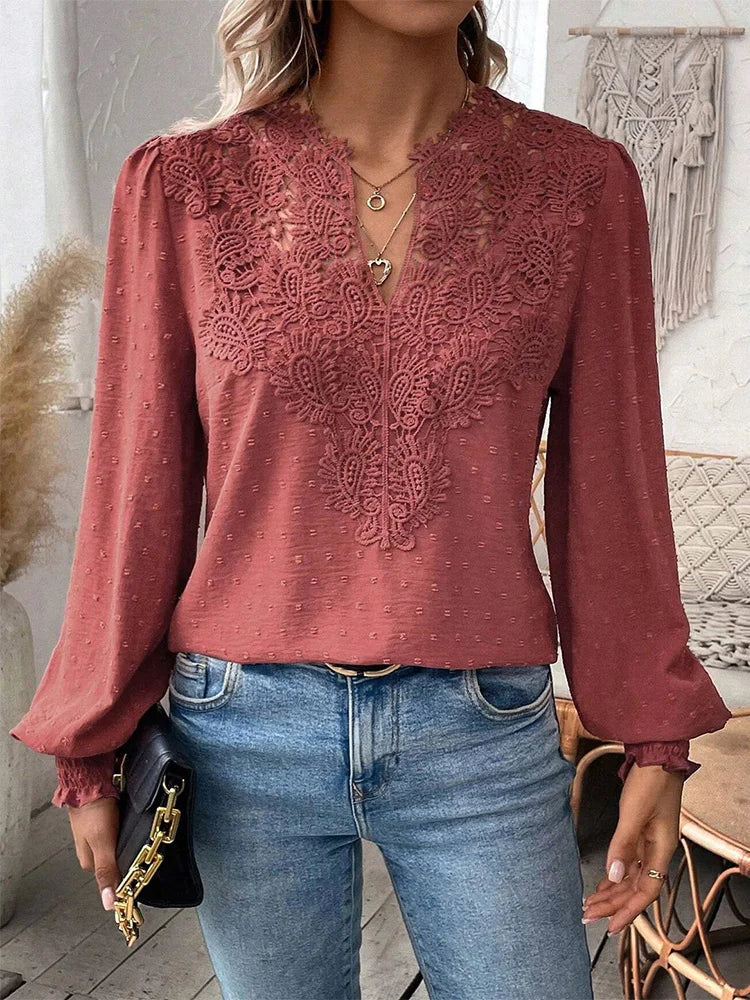 Benedetta™ | Tidensløse Bluse med V-udskæring